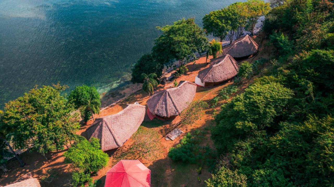 Khabita Beach Resort Lembar  Экстерьер фото