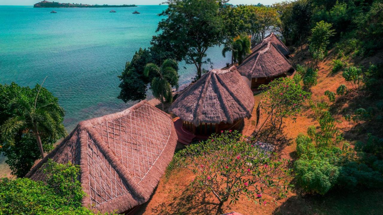 Khabita Beach Resort Lembar  Экстерьер фото