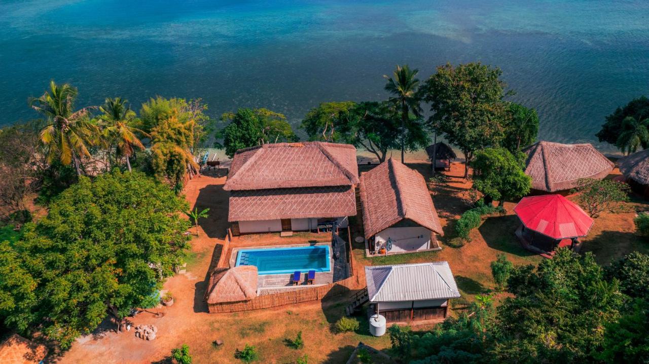 Khabita Beach Resort Lembar  Экстерьер фото